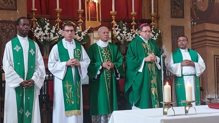 Núncio Apostólico Dom Waldemar Stanislaw Sommertag, em visita à Diocese de Mindelo (Cabo Verde)