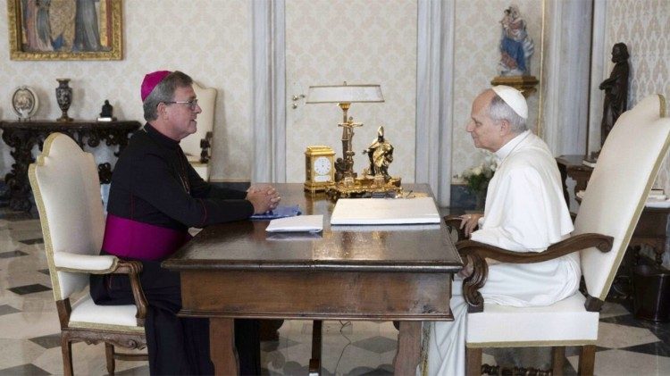 García Cuerva en audiencia privada con el Papa León XIV, 17 de enero de 2026