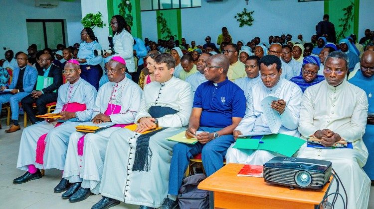 Participants au colloque international sur l’&eacute;cologie int&eacute;grale &agrave; Cotonou