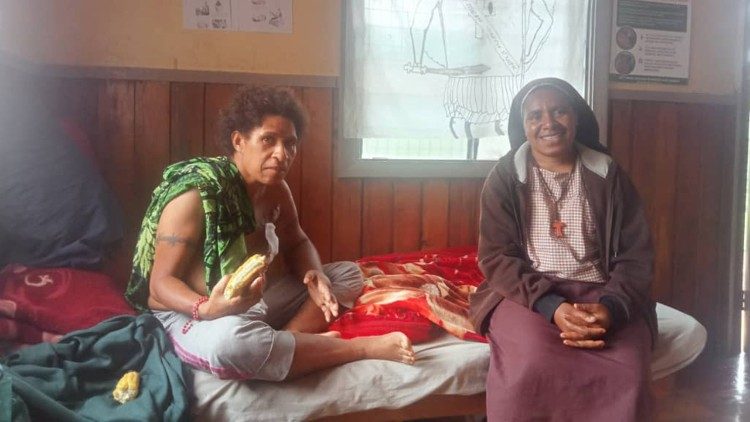 Sestry při sv&eacute; pastoračn&iacute; pr&aacute;ci navštěvuj&iacute; odlehl&eacute; vesnice