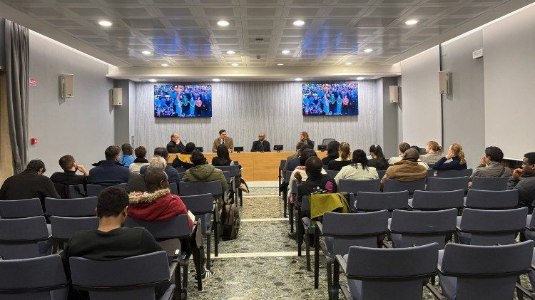 Los j&oacute;venes de Bossey conocen la labor del Dicasterio para la Comunicaci&oacute;n de la Santa Sede