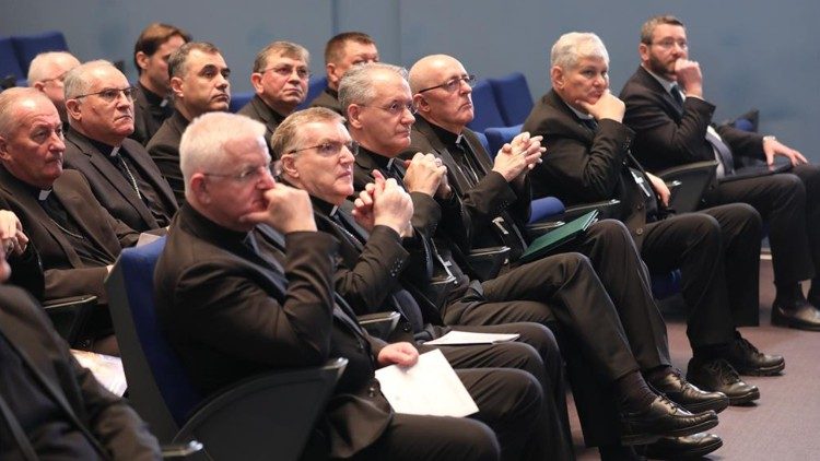 Hrvatski nadbiskupi i biskupi na TPT-u (foto: TUZGN)