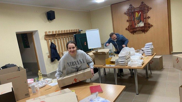 Des b&eacute;n&eacute;voles de la branche ukrainienne de la Soci&eacute;t&eacute; Saint-Vincent-de-Paul, &agrave; Kiev