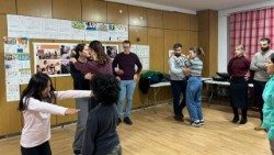 Sudionici projekta "Harmonija folklorne baštine" (foto: Isusovačka služba za izbjeglice - JRS) 