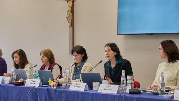 Un momento dei lavori dell'Assemblea delle consacrate di Regnum Christi. 