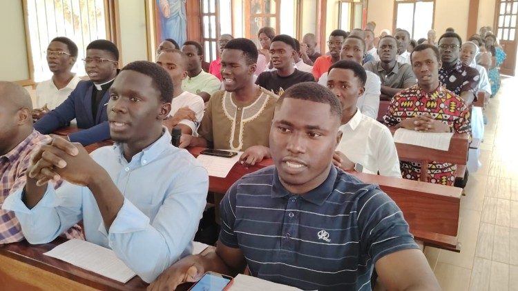 Seminaristas e leigos no Semin&aacute;rio Dom Settimio A. Ferrazzetta