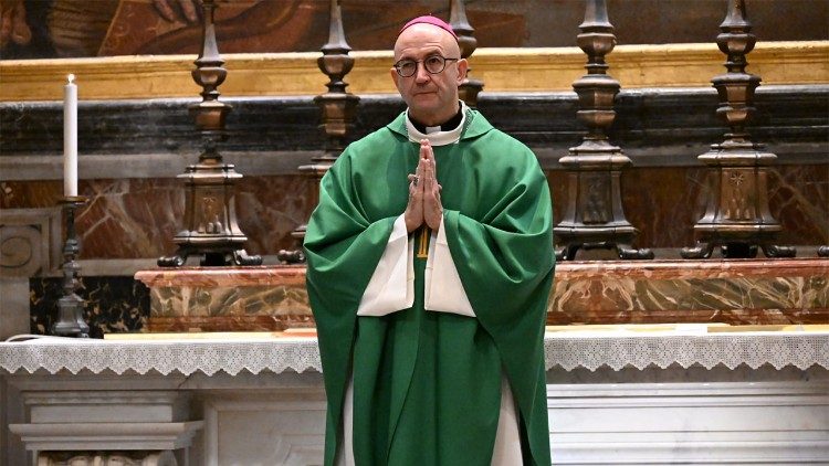 Abp Adrian Galbas SAC nawiązał do Ewangelii dnia m&oacute;wiącej o Świetle