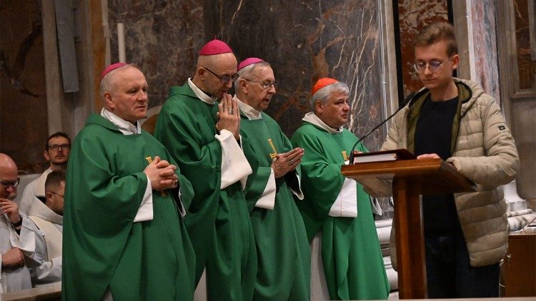 Metropolita warszawski przypomniał, że niedawno zamurowano Drzwi Święte w Bazylice św. Piotra