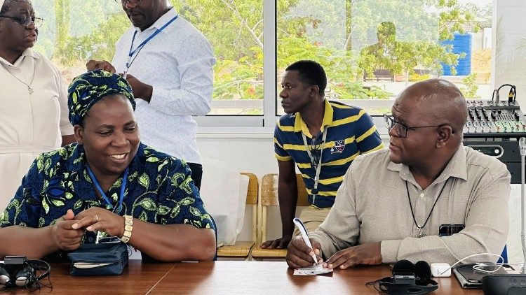 "Igreja n&atilde;o morre por falta de discursos, mas por falta de testemunhas ..."