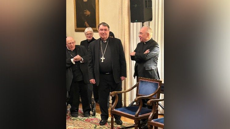 ಕಾಡಿ೯ನಲ್ ಕ್ರಿಸ್ಟೋಫ್ ಪಿಯರ್ ರವರ ಜನ್ಮದಿನೋತ್ಸವ ಸಂಧಭ೯ದಲ್ಲಿ ಧಮಾ೯ಧ್ಯಕ್ಷ ಎಡ್ಗರ್ ಪೆನ್ನಾ ಪಾರ್ರಾರವರೊಂದಿಗೆ