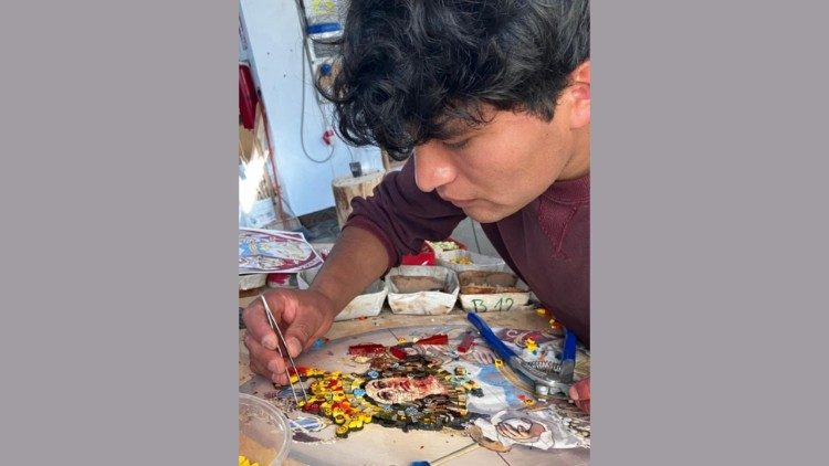 Joven de la Familia de Artesanos Don Bosco