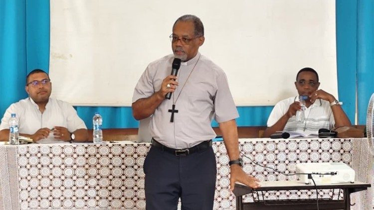Dom Ildo Fortes - Bispo de Mindelo - Encontro acerca da implementação do Sínodo sobre a Sinodalidade