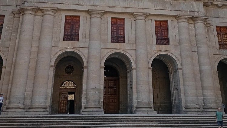Monasteri ya El Escorial huko Madrid