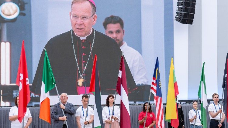  Arkivysk. G. Grušas Pasauliniame apaštaliniame Gailestingumo kongrese Vilniuje 