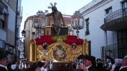 A Lucena, vicino a Córdoba, la Santería-del-Cristo-de-la-Humildad, una delle processioni durante le quali si eseguono saetas (Foto di Eloisa Zoia)