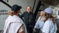 Preparativi per l'niziativa “Pasta per tutti” nel segno di San Francesco alla cattedrale di Innsbruck