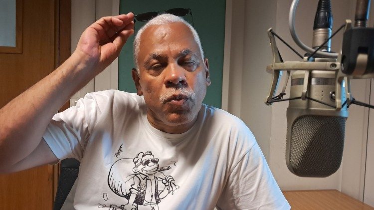 Paulo de Carvalho, nos est&uacute;dios da R&aacute;dio Vaticano