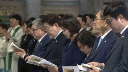 Tổng thống Hàn Quốc Lee Jae-myung tham dự Thánh lễ