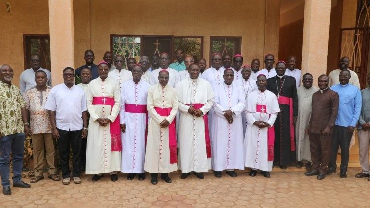 Les Participants &agrave; la Conf&eacute;rence &eacute;piscopale des &eacute;v&ecirc;ques du Burkina-Niger 