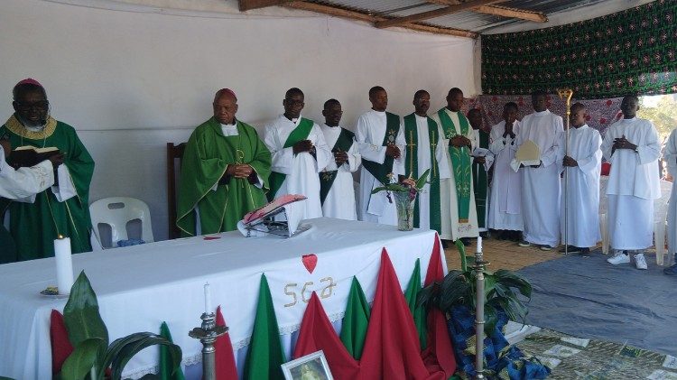 Missa de Envio dosPeregrinos no Santu&aacute;rio de Rapale