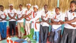 Suor Mbuli e gli operatori sanitari in un momento di confronto e solidarietà