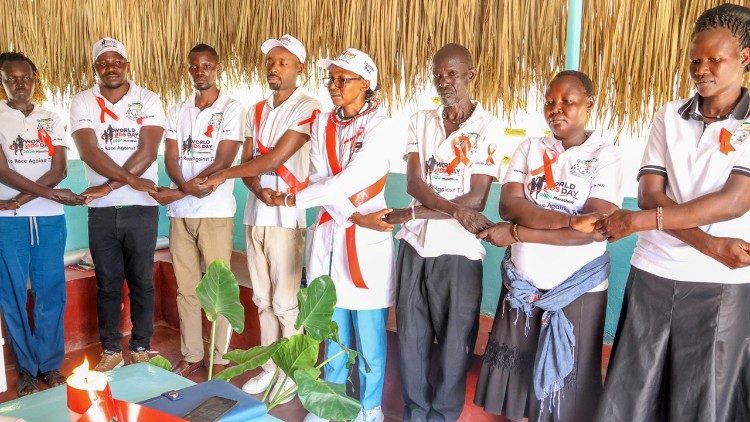 Suor Mbuli e gli operatori sanitari in un momento di confronto e solidarietà