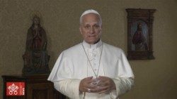 Кадр відэапаслання Папы да ўдзельнікаў X Аўстрыйскага сусветнага саміту