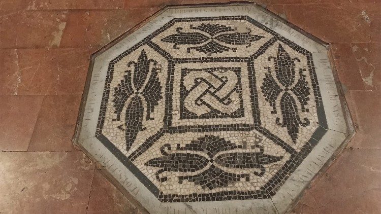 Il mosaico proveniente da Ippona ai piedi dell'Arca di Sant'Agostino