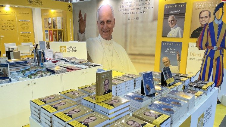 La postazione della Libreria Editrice Vaticana al recente Salone del Libro di Torino 2026