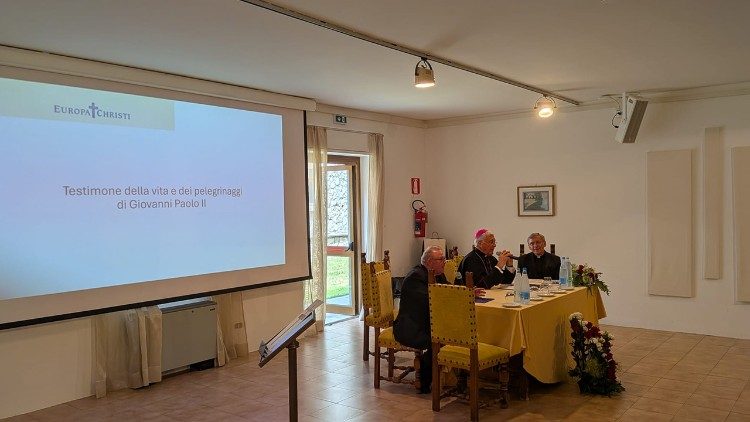 Konferencja w Roccaporena