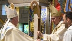 Il cardinale Parolin presiede l'ordinazione dell'arcivescovo Pegoraro, presidente della Pontificia Accademia per la Vita