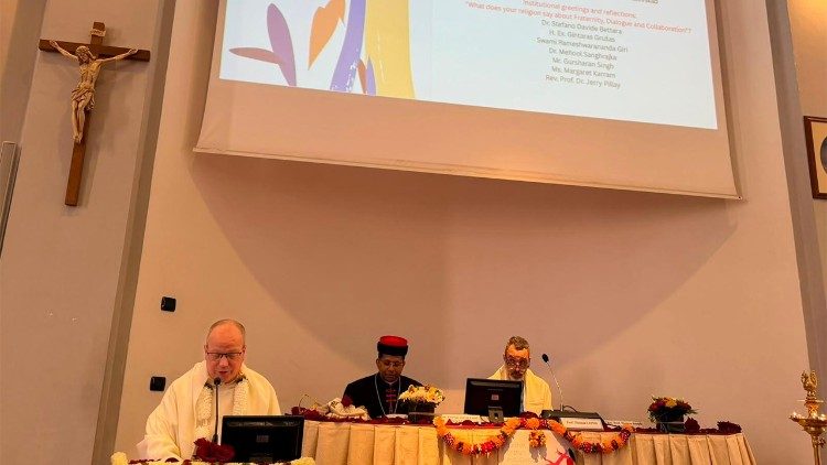 No Angelicum, o simp&oacute;sio organizado, entre outros, pelo Dicast&eacute;rio para o Di&aacute;logo Inter-religioso