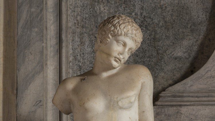 Statua di Narciso, frammento, Galleria Borghese, Roma &copy; Galleria Borghese