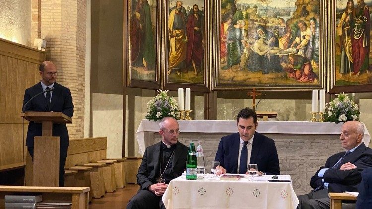 La presentazione del libro di Andrea Gagliarducci nella Chiesa di Santa Maria della Pietà in Camposanto Teutonico