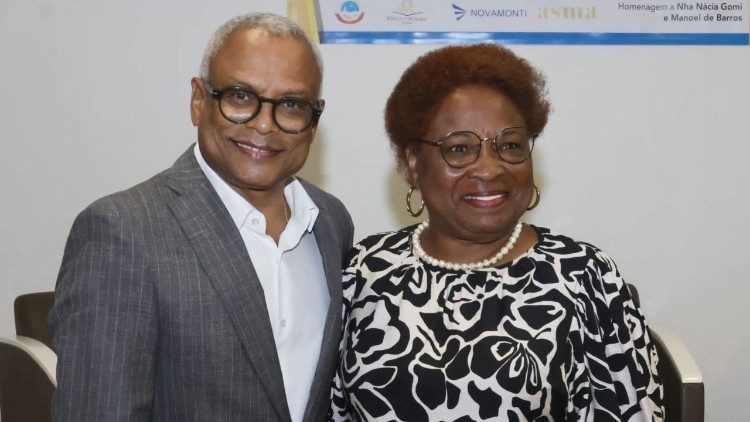 O Presidente da Rep&uacute;blica de Cabo Verde, Jos&eacute; Maria Neves, com a Curadora cient&iacute;fica do FLMS,  Inoc&ecirc;ncia Mata