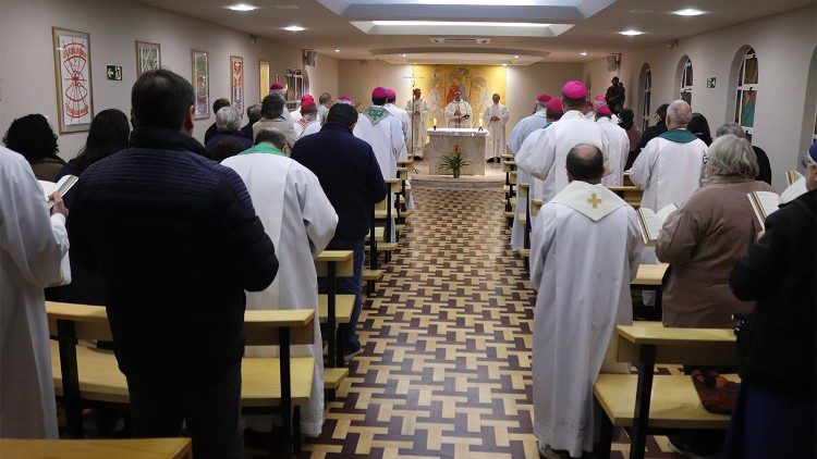 A missa presidida por dom Adimir Mazali no Instituto S&atilde;o Jos&eacute;, em Santa Maria/RS