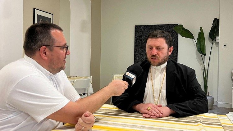 Cardinal Bychok entrevistado pelo Pe. Taras, do Programa Ucraniano