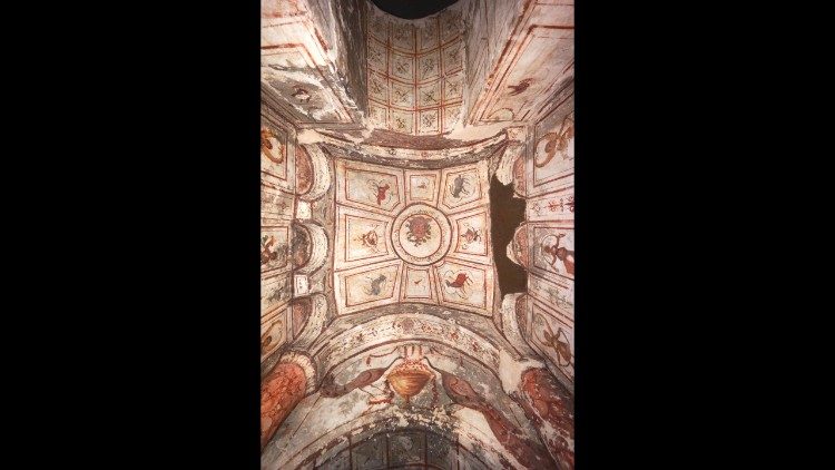 Affreschi decorativi sulle volte dell'ipogeo. 