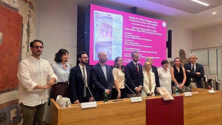 Autori del volume sull'ipogeo di via Dino Compagni e relatori alla presentazione.