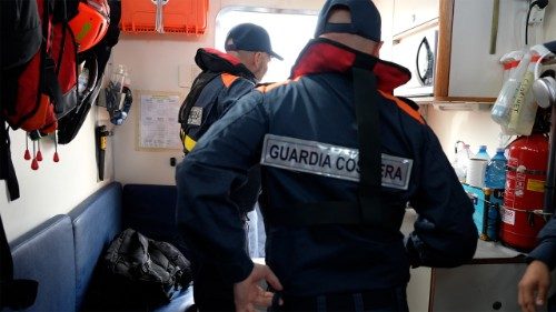 Lampedusa: la Guardia Costera relata el rescate de migrantes en el mar