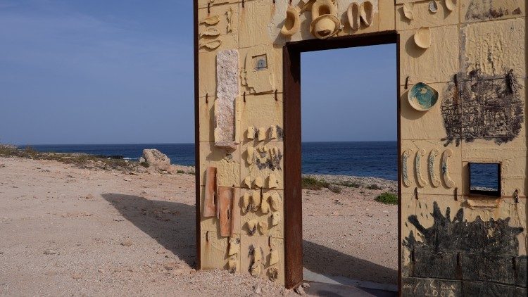 A "Porta da Europa", um dos lugares-símbolo de Lampedusa, onde o Papa vai se dirigir durante a visita
