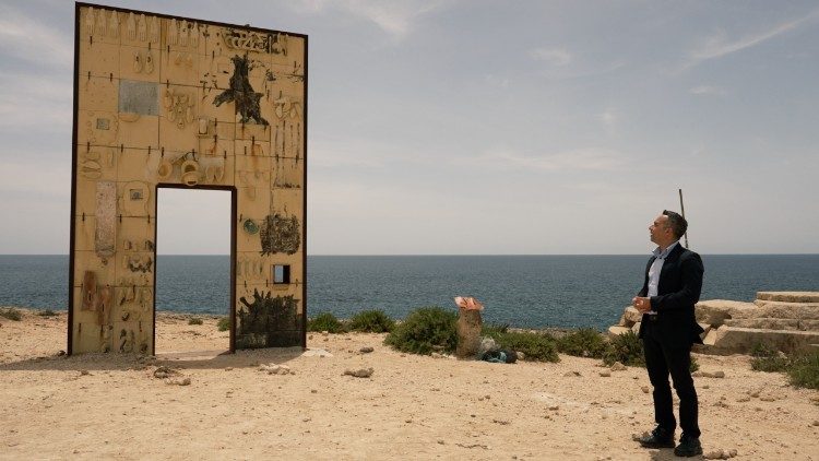 O prefeito de Lampedusa, Filippo Mannino