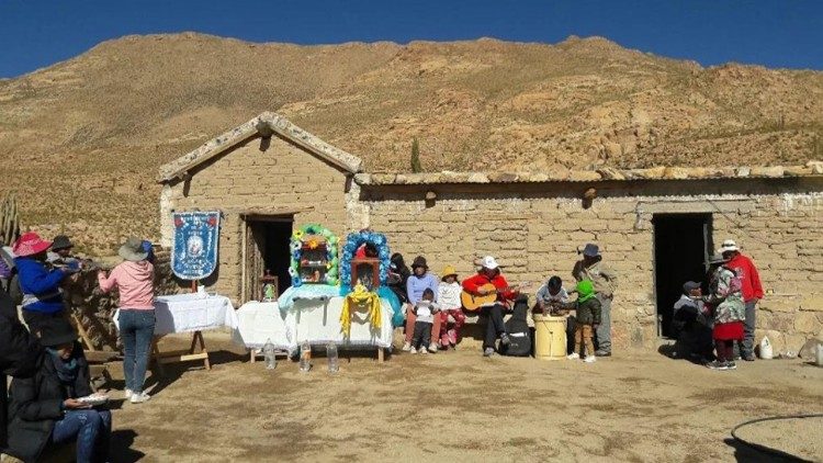 La maggior parte delle case in campagna ha oratori familiari dove la comunit&agrave; si riunisce per celebrare  la festa del santo patrono. Foto: Miriam Pinatti, MD.