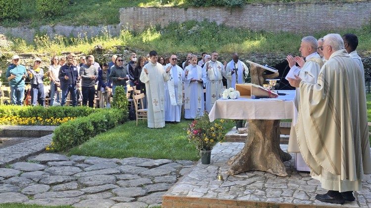 La Messa celebrata a Borgo Laudato si'