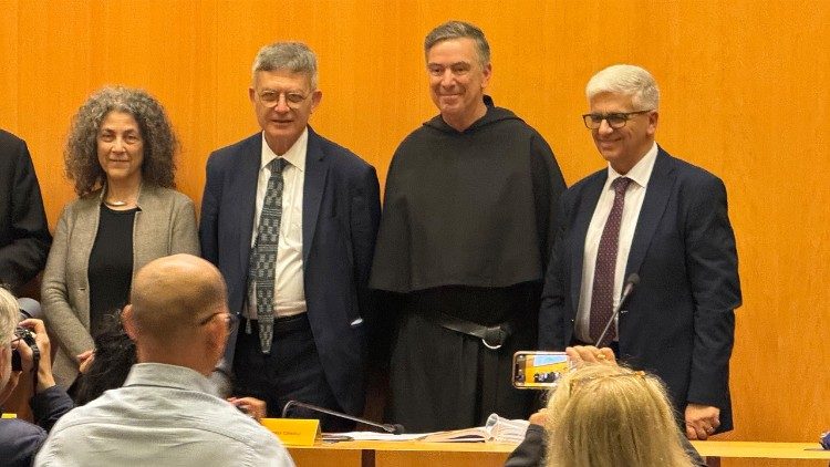 De gauche &agrave; droite&nbsp;: le cardinal Parolin, Caladrone, Ruffini, Farrell et Tornielli