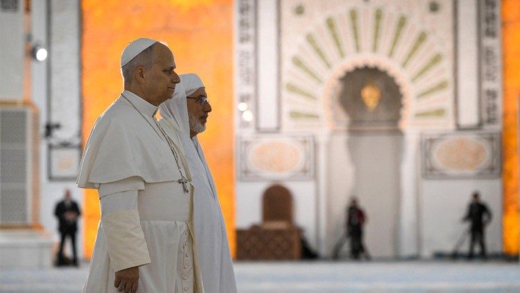 Voyage en Afrique : Alg&eacute;rie, visite de la grande mosqu&eacute;e 13/04/2026