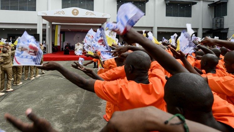 Il Papa nella prigione di Bata, in Guinea Equatoriale