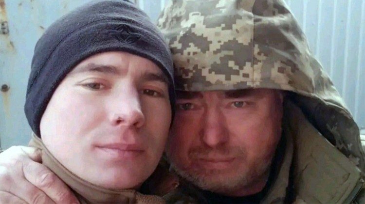 Oleksandr con il suo pap&agrave;