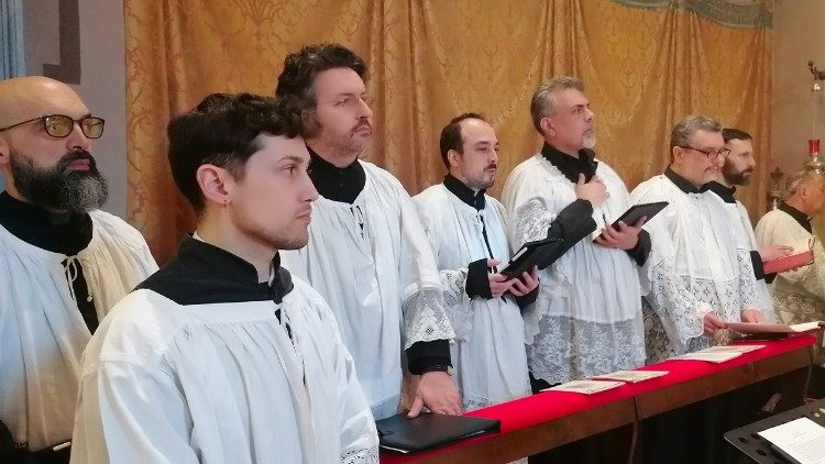 Il coro gregoriano del Sacro Cuore a Tolentino