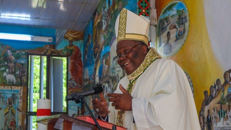 Bispo de Quelimane e Administrador apost&oacute;lico da Beira, Dom Os&oacute;rio C. Afonso, durante a celebra&ccedil;&atilde;o